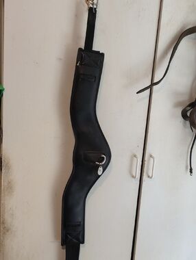 Collegiate Anatomical Shoulder Relief Girth 46" Black